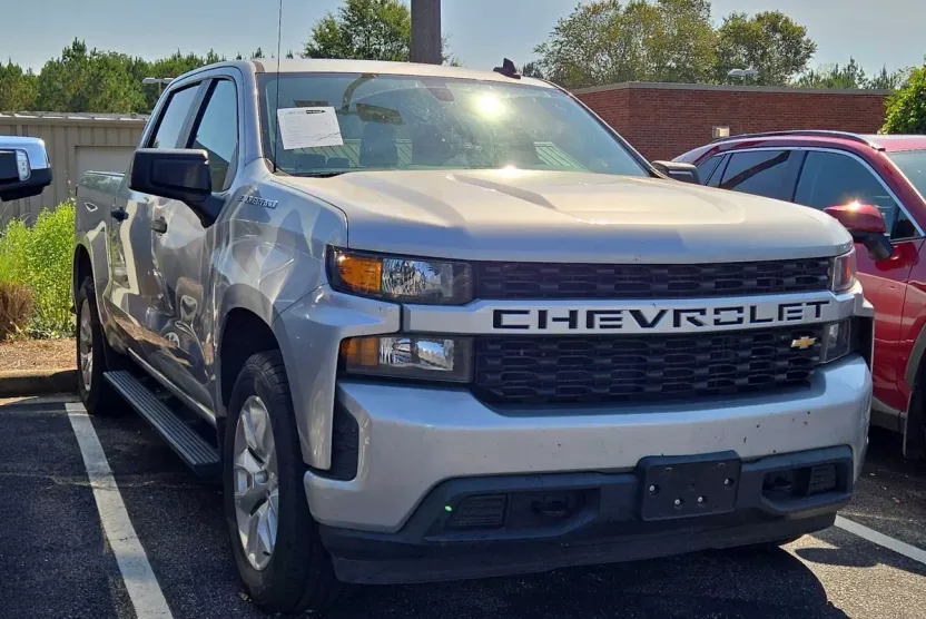 2019 Chevrolet Silverado 1500 Custom photo 1