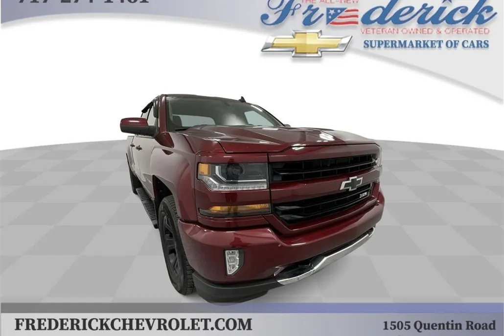 2017 Chevrolet Silverado 1500 LT photo 1