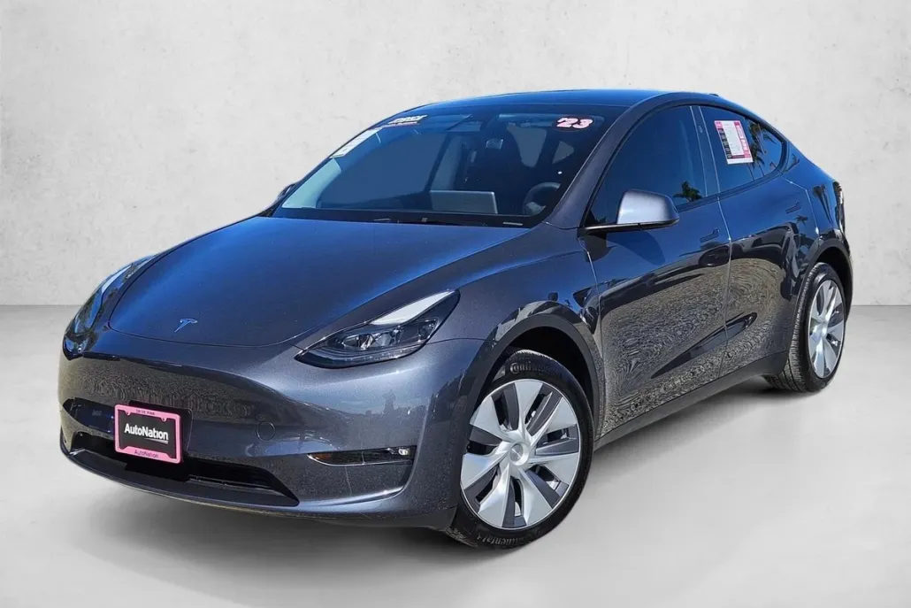 2023 Tesla Model Y photo 1