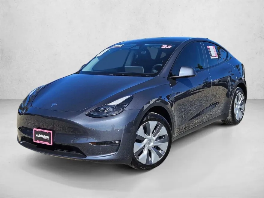 2023 Tesla Model Y photo 1