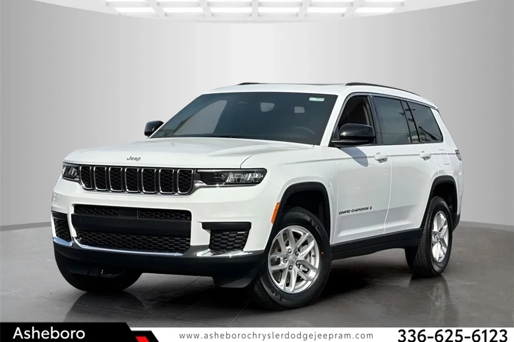 2025 Jeep Grand Cherokee Laredo photo 1
