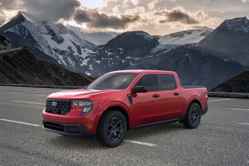 2025 Ford Maverick XLT photo 1
