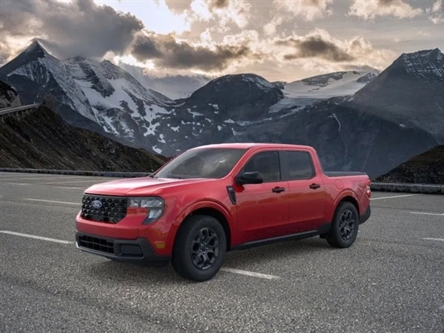 2025 Ford Maverick XLT photo 1