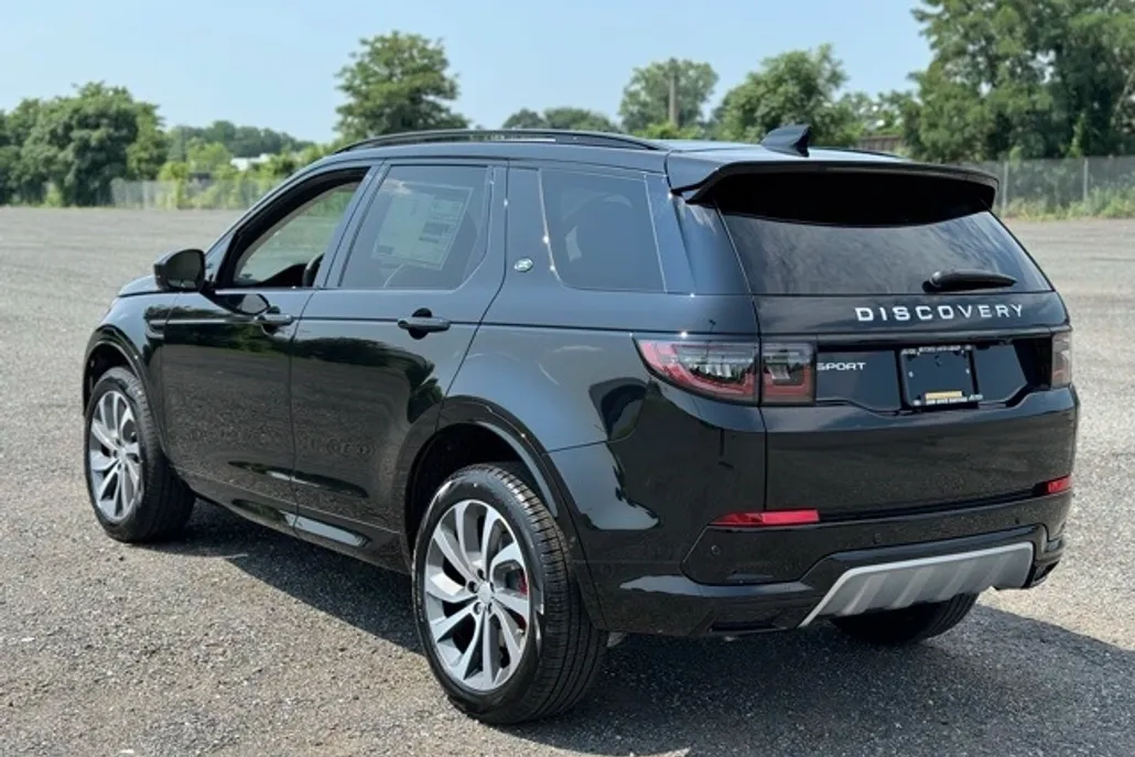 2025 Land Rover Discovery Sport S photo 1