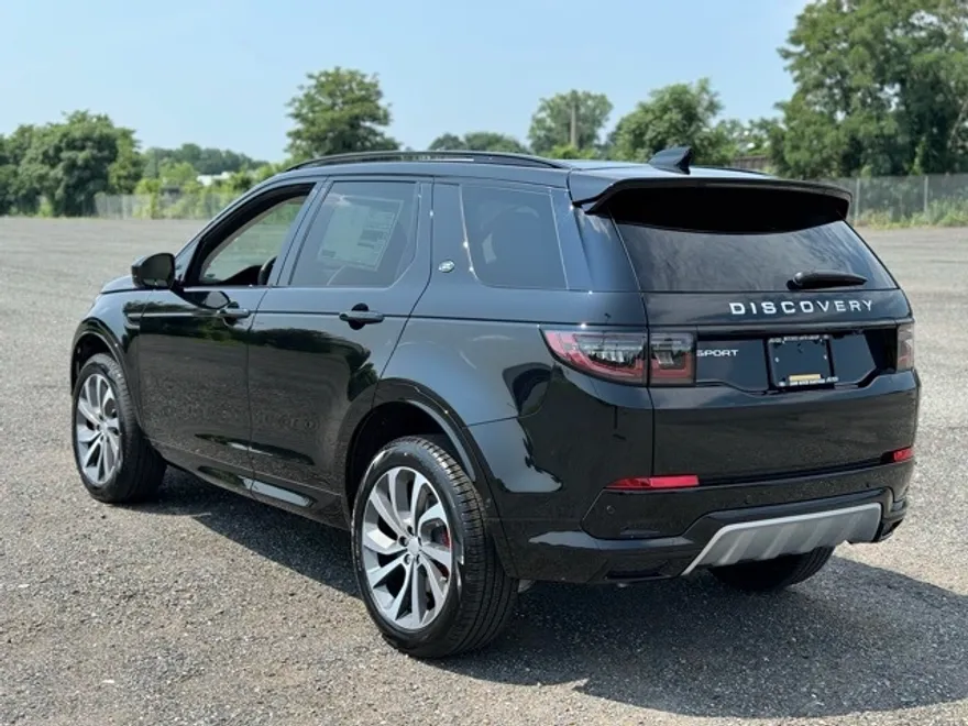 2025 Land Rover Discovery Sport S photo 1