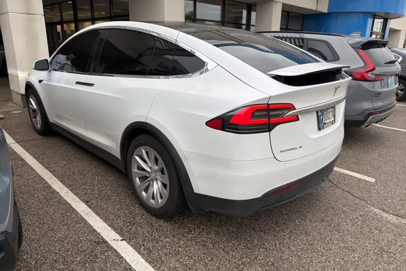 2017 Tesla Model X 75D photo 1