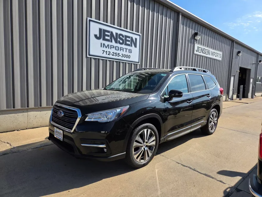 2022 Subaru Ascent Limited photo 1