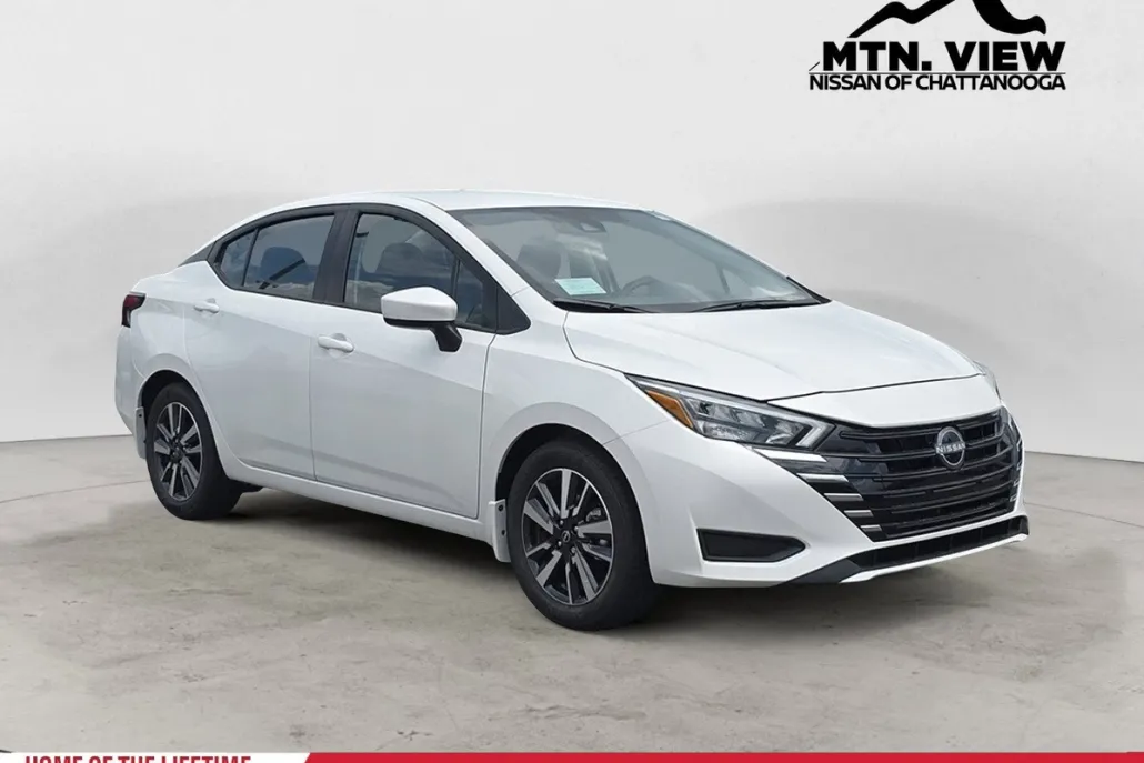 2025 Nissan Versa SV photo 1