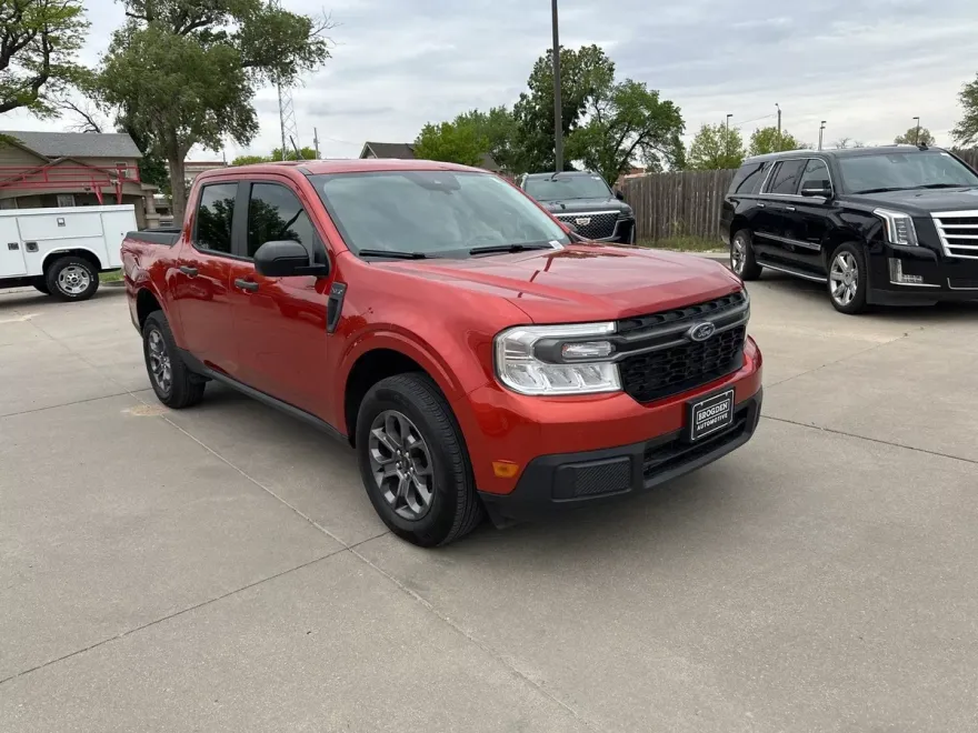 2023 Ford Maverick XLT photo 1