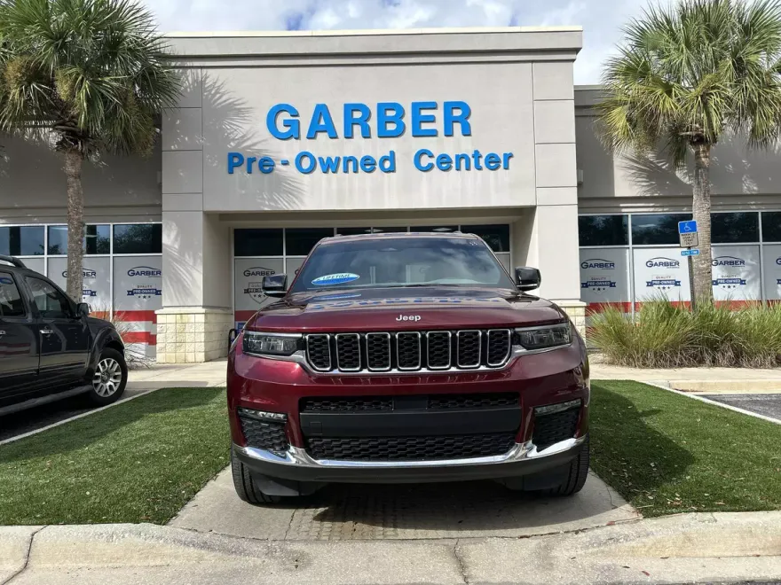 2023 Jeep Grand Cherokee Limited photo 1