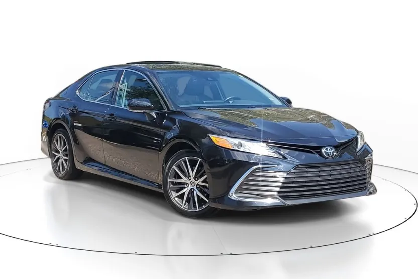 2023 Toyota Camry XLE photo 1