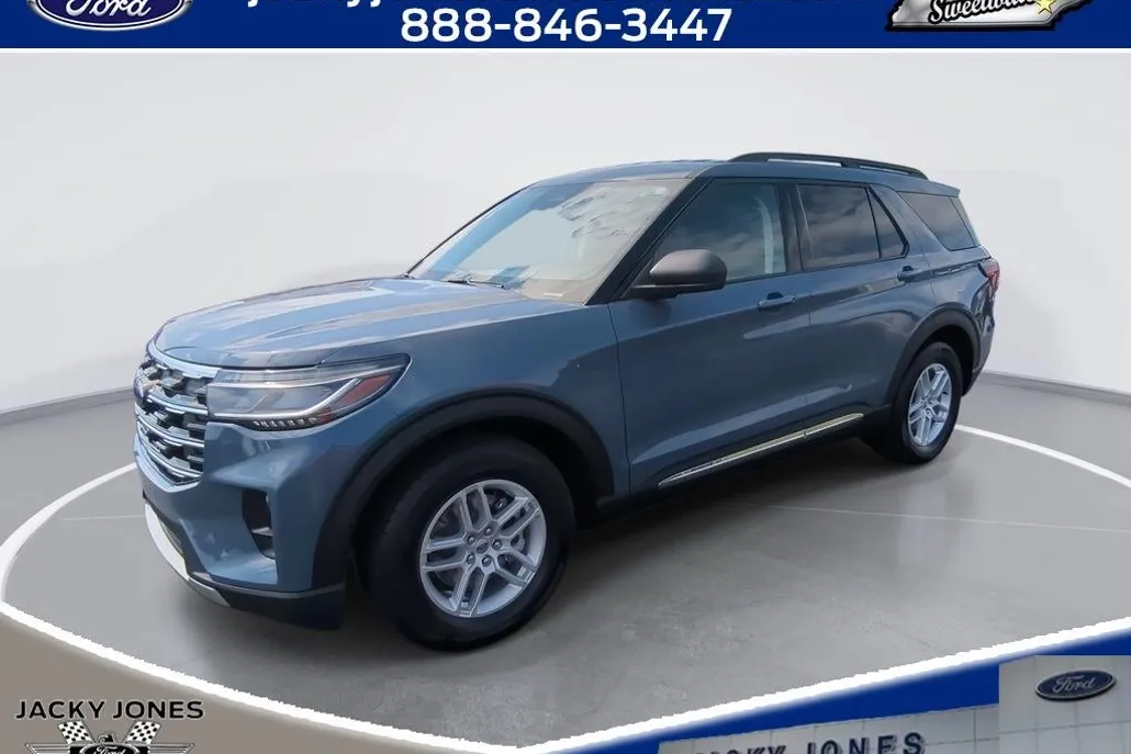 2025 Ford Explorer photo 1