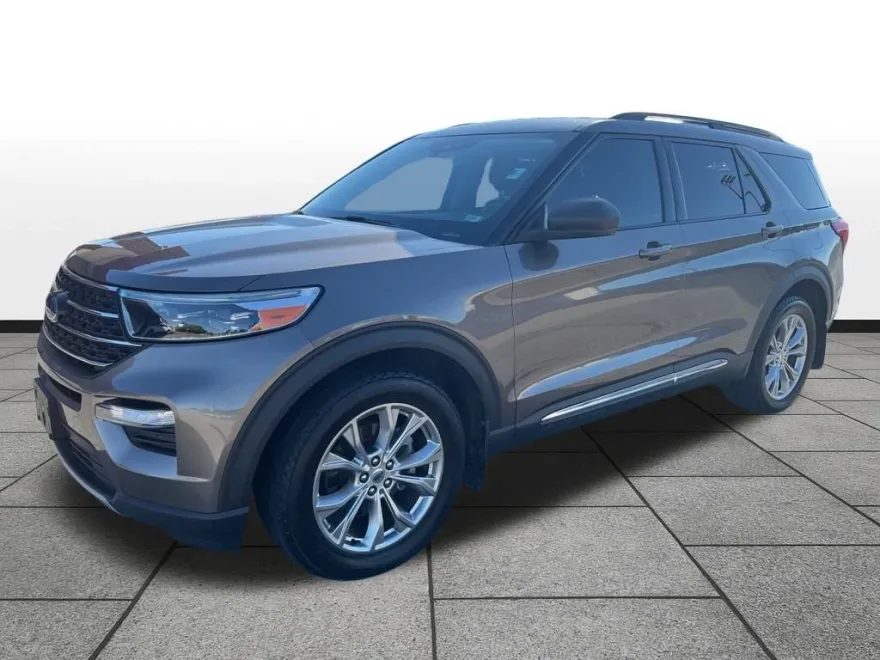 2021 Ford Explorer XLT photo 1