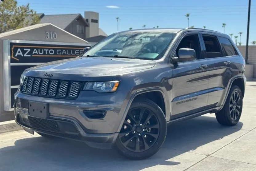 2017 Jeep Grand Cherokee Altitude Sport photo 1