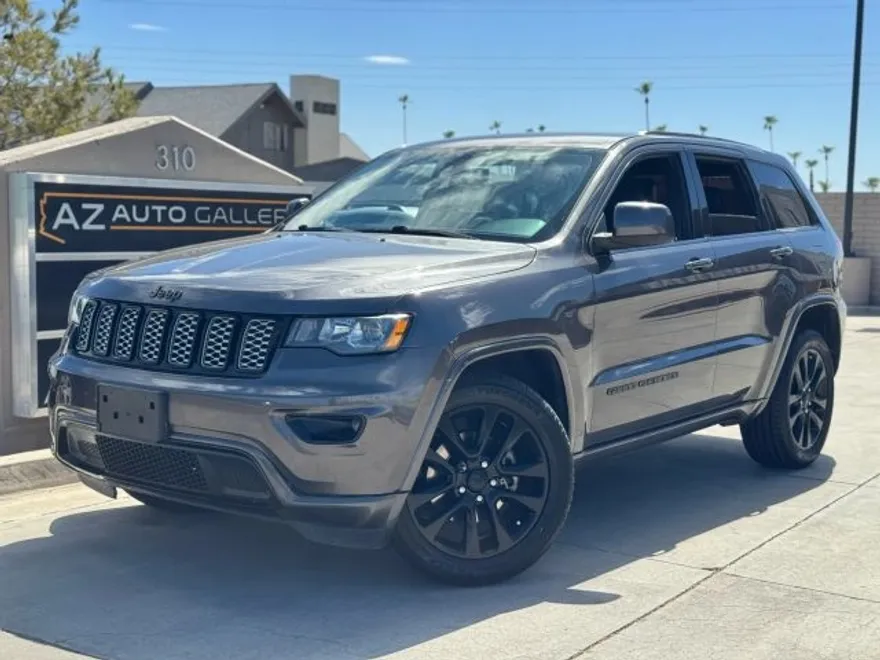 2017 Jeep Grand Cherokee Altitude Sport photo 1