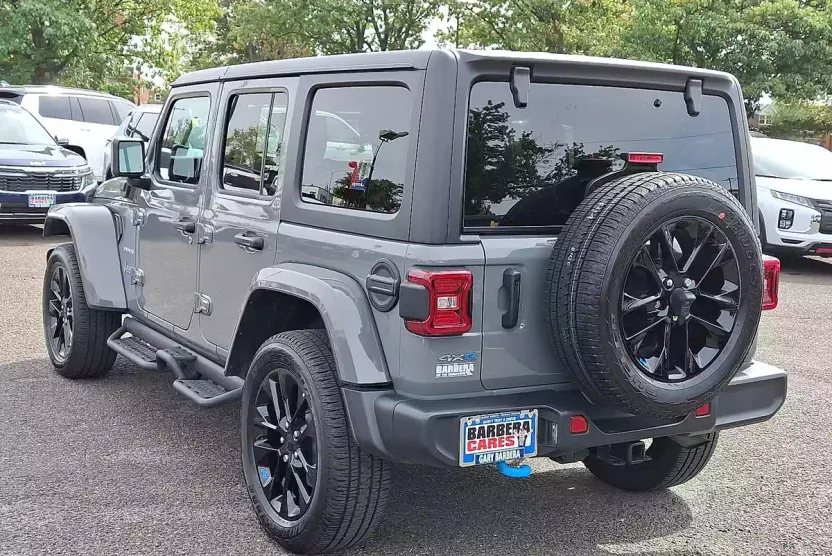 2023 Jeep Wrangler 4xe Sahara photo 1