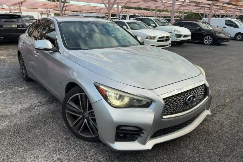2017 Infiniti Q50 3.0t Sport photo 1