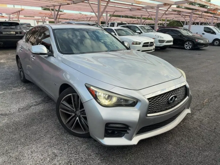 2017 Infiniti Q50 3.0t Sport photo 1