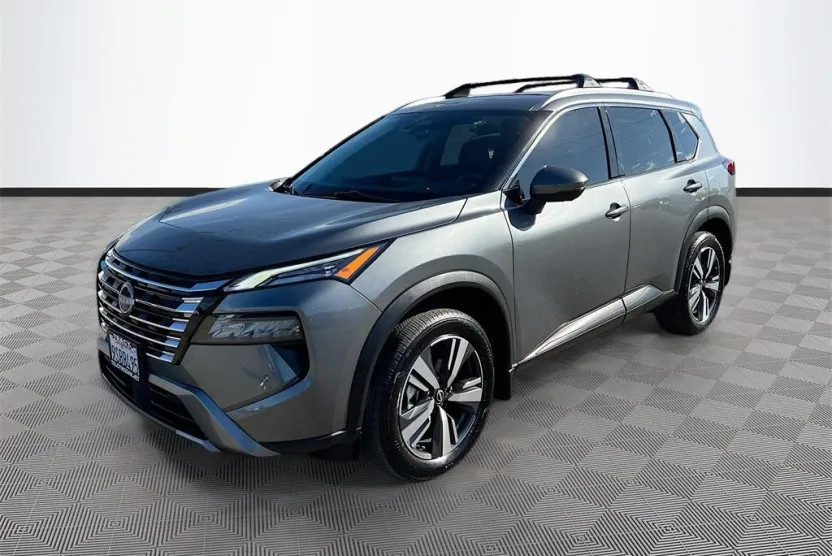 2024 Nissan Rogue SL photo 1