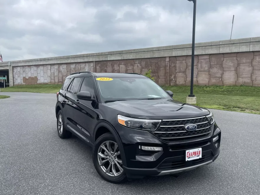 2022 Ford Explorer XLT photo 1