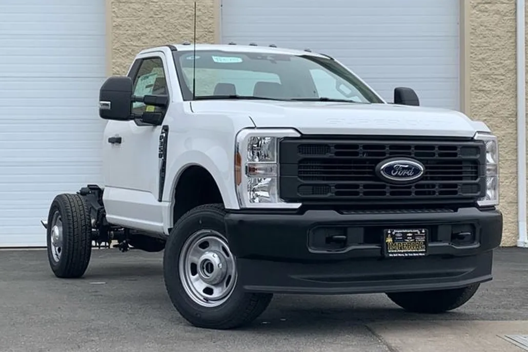2025 Ford F-350 XL photo 1