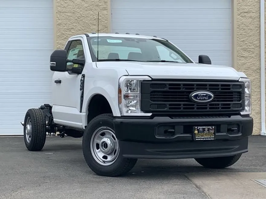 2025 Ford F-350 XL photo 1