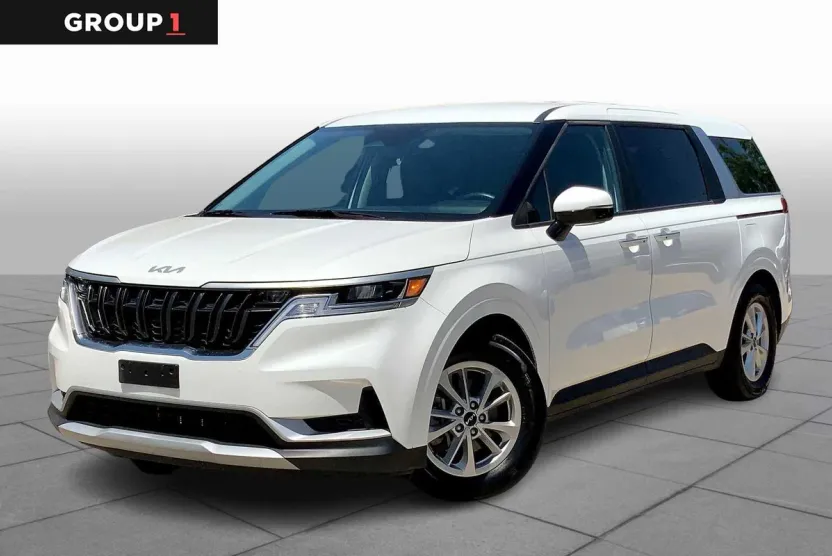 2022 Kia Carnival LX photo 1