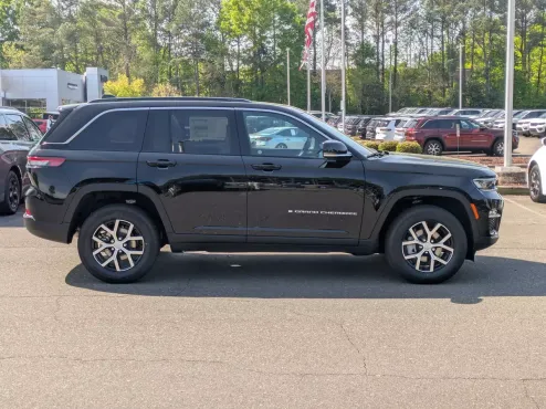 2025 Jeep Grand Cherokee Limited photo 4
