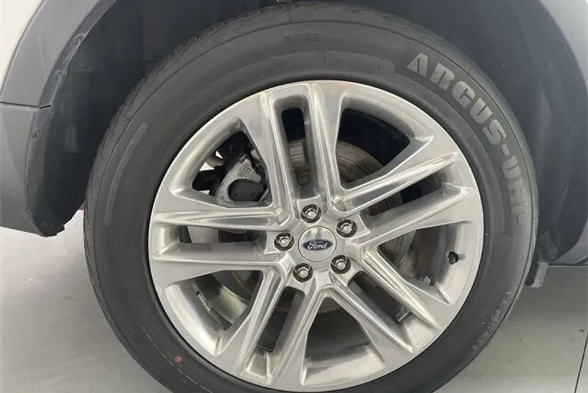 2017 Ford Explorer Limited photo 1