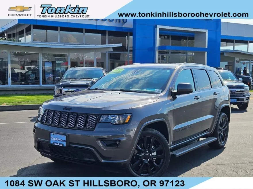 2019 Jeep Grand Cherokee Laredo Altitude photo 1