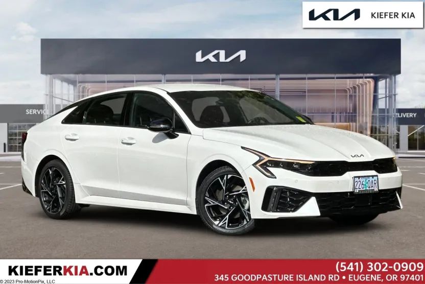 2025 Kia K5 GT-Line photo 1