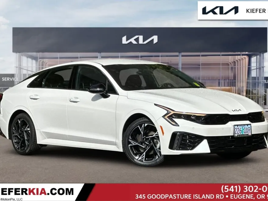 2025 Kia K5 GT-Line photo 1