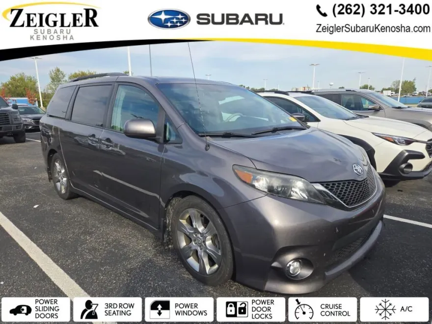2012 Toyota Sienna photo 1