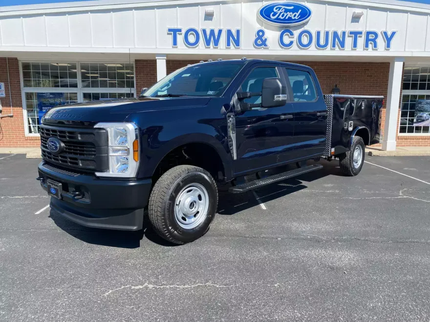 2025 Ford F-250 XL photo 1