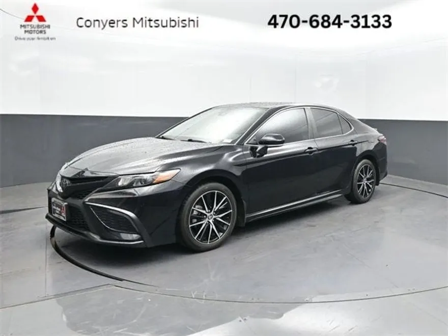 2024 Toyota Camry SE photo 1