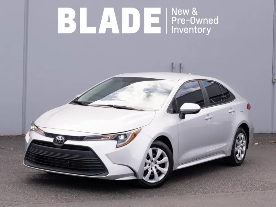 2024 Toyota Corolla LE photo 1