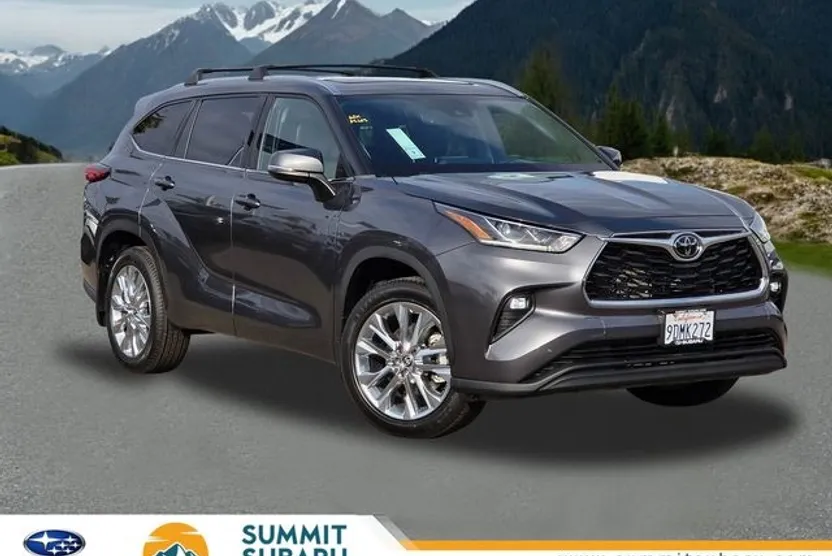 2022 Toyota Highlander Limited photo 1
