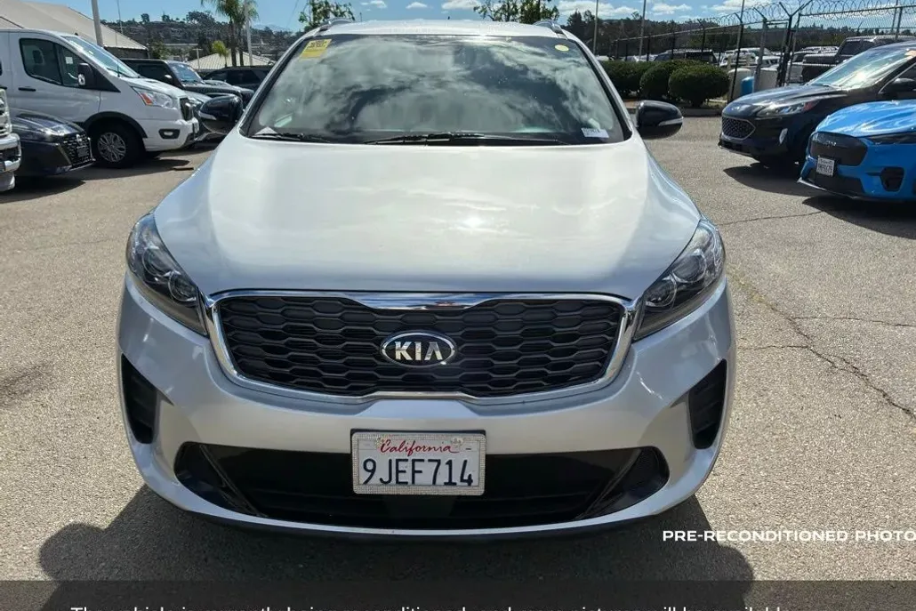 2020 Kia Sorento S photo 1