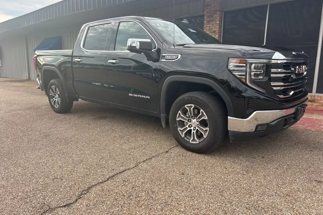 2024 Gmc Sierra 1500 SLT photo 1