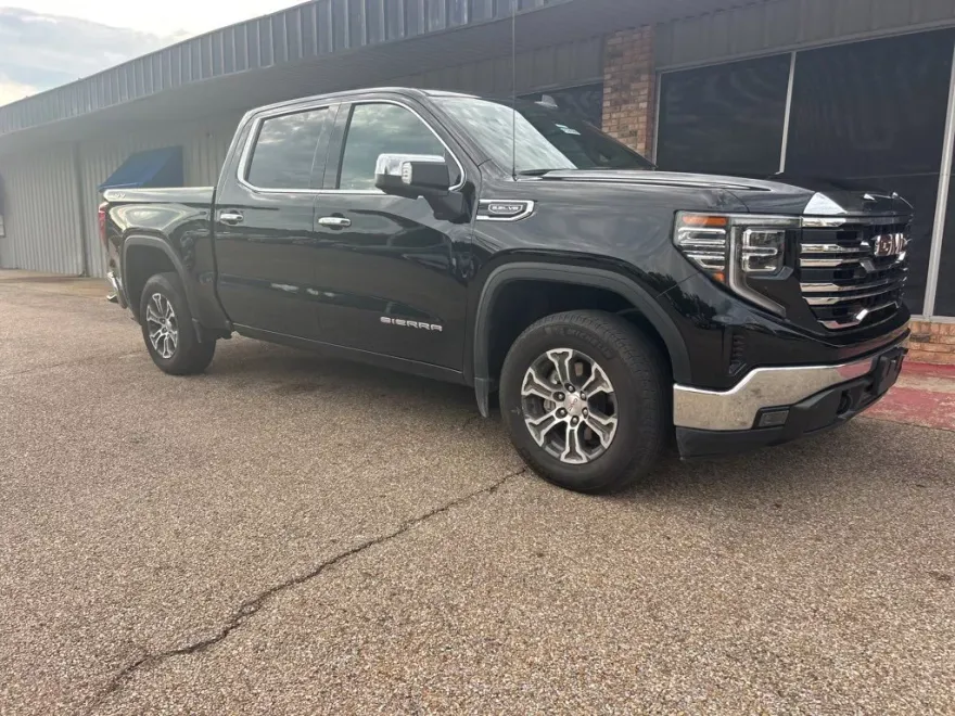 2024 Gmc Sierra 1500 SLT photo 1