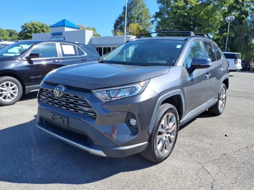 2019 Toyota RAV4 Limited photo 1
