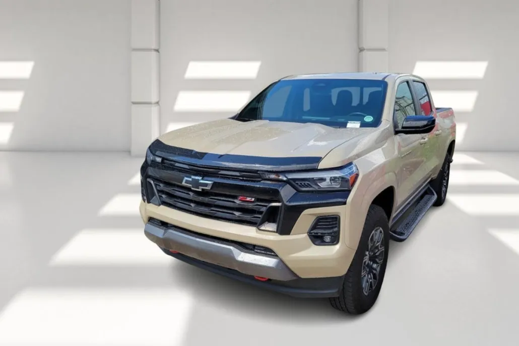 2023 Chevrolet Colorado Z71 photo 1