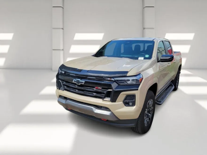 2023 Chevrolet Colorado Z71 photo 1