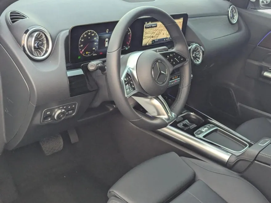 2025 Mercedes Benz GLA 250 photo 1