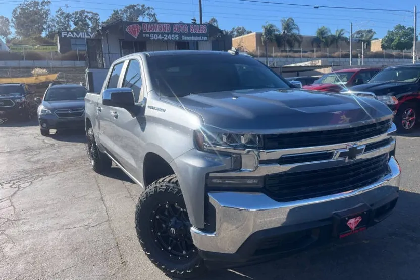 2019 Chevrolet Silverado 1500 LT photo 1