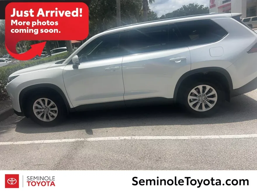 2025 Toyota Highlander Hybrid XLE photo 1