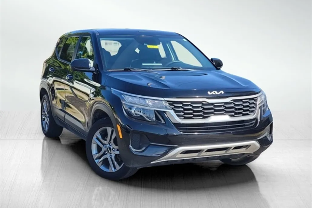 2022 Kia Seltos LX photo 1
