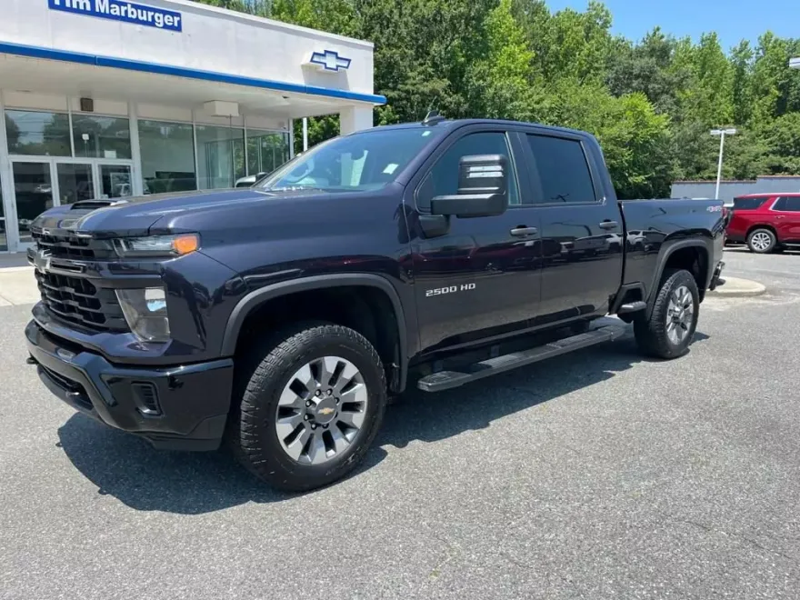 2024 Chevrolet Silverado 2500HD Custom photo 1