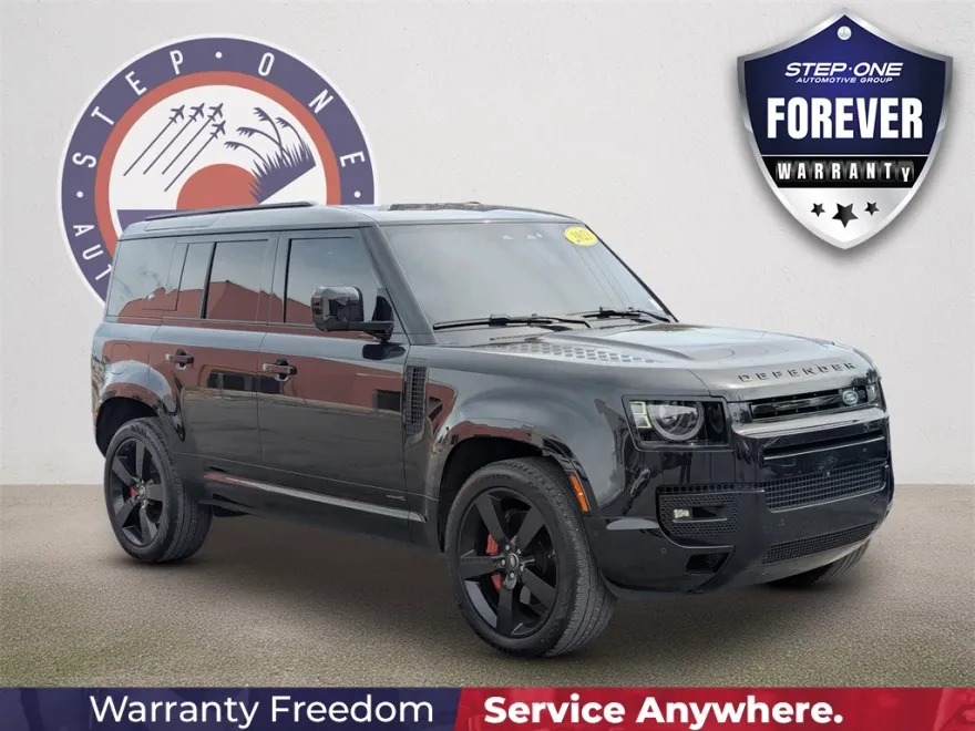 2023 Land Rover Defender 110 photo 1