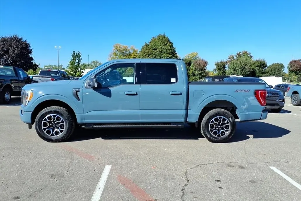 2023 Ford F-150 XLT photo 1
